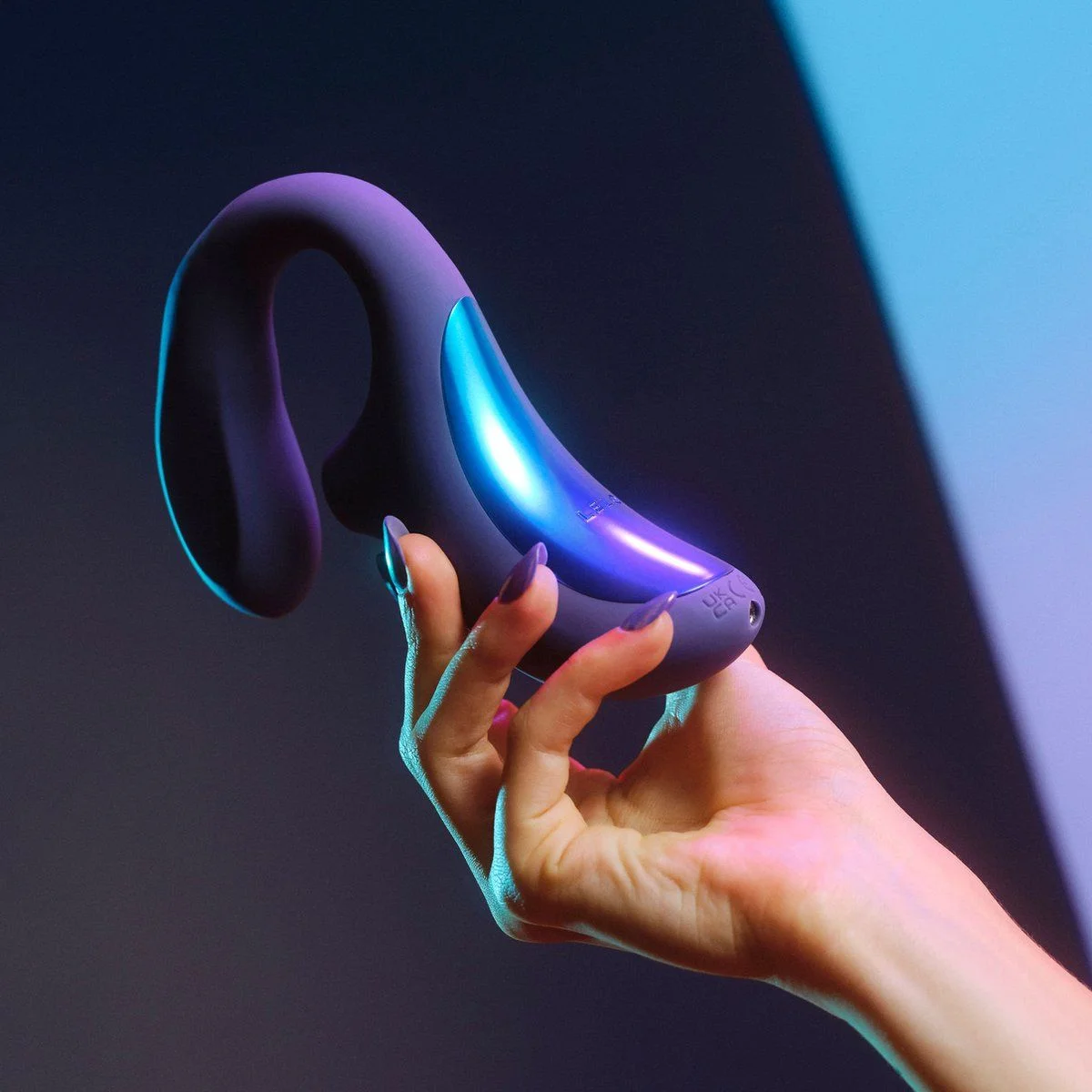 LELO - ENIGMA Wave Massager - Cyber Purple