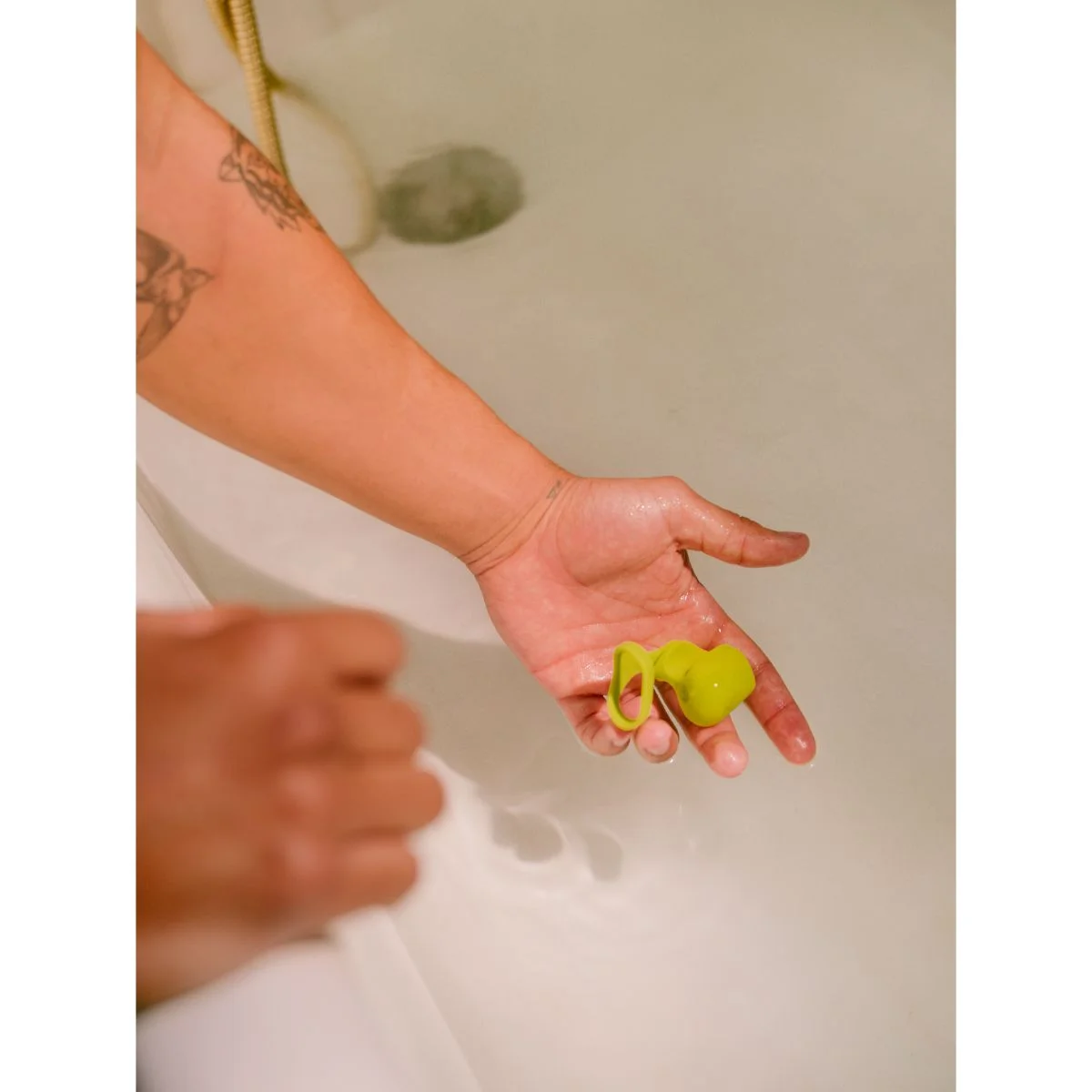 Dame - Fin Finger Vibrator Citrus