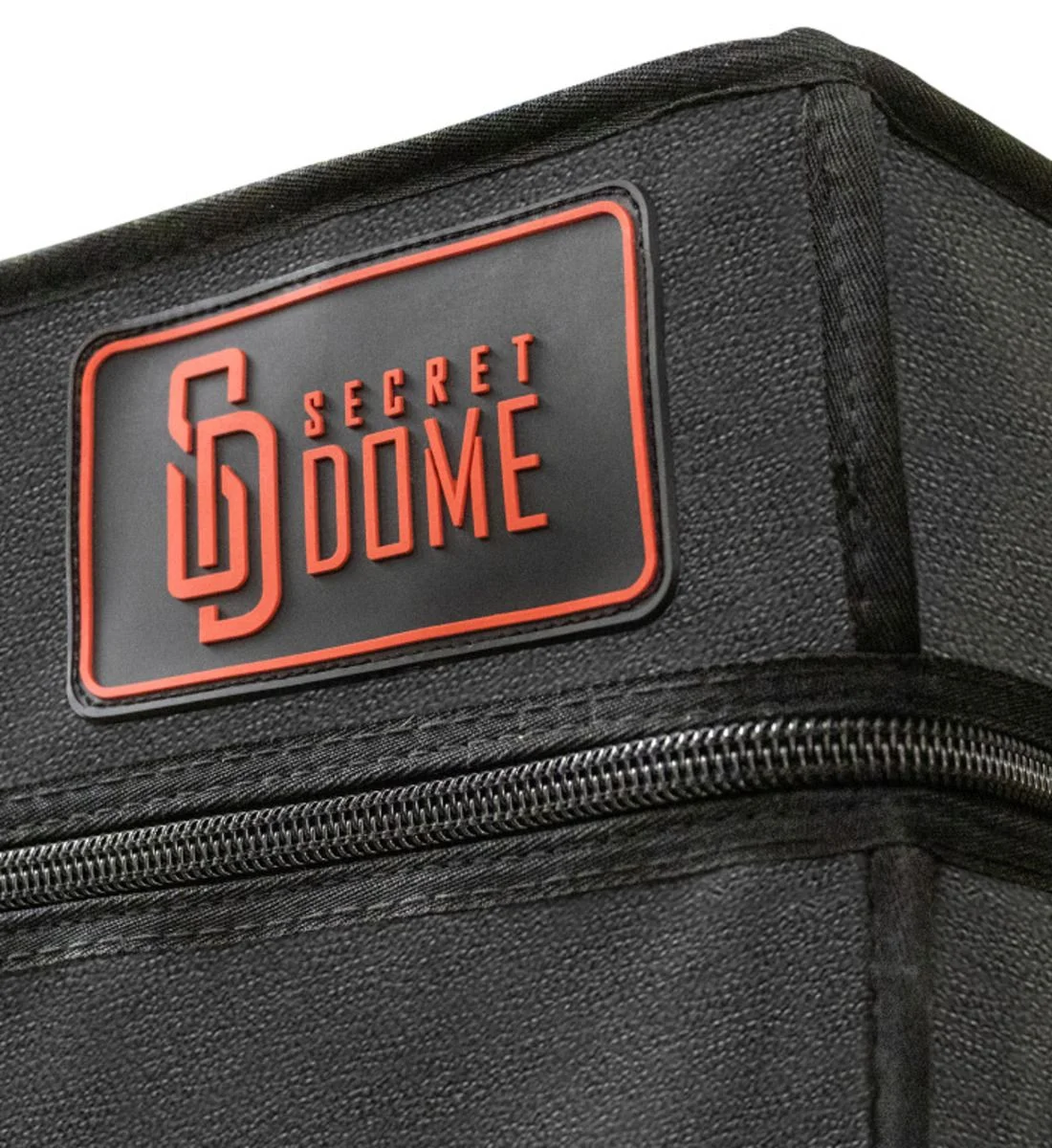 Secretdome – BUKKAKE – Zwart